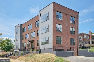 901 19th St NE Unit 11, Washington, DC 20002