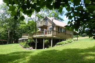 445 Lockbridge Rd, Meadow Bridge, WV 25976