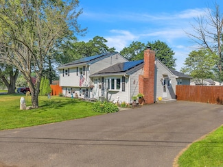 6 Pinecrest Dr, Plainville, CT 06062