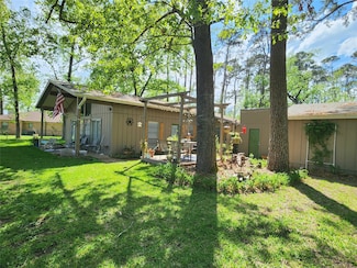 284 Governor Bell Dr, Point Blank, TX 77364