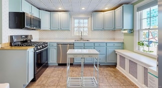 70 Lawlor St, Waterbury, CT 06708