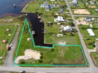 1106 W 4th St, Lynn Haven, FL 32444