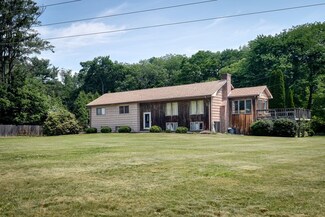 12 Wakeland Rd, Dover, MA 02030