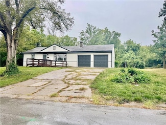 5709 E 109 St, Kansas City, MO 64137