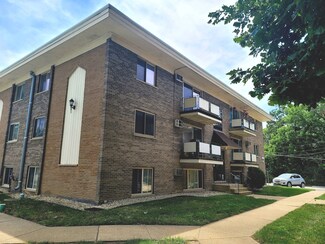 7432 W 111th St Unit 808, Worth, IL 60482