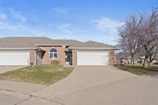 1648 Somerset Ln, Iowa City, IA 52240