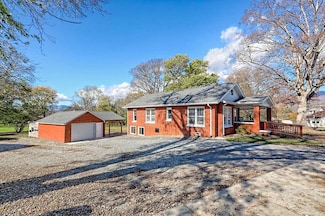208 Bristol Ave, Andrews, NC 28901