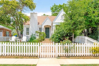 4112 Pershing Ave, Fort Worth, TX 76107