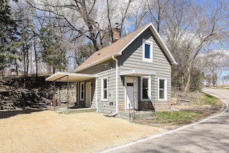 2696 Roosevelt St, Dubuque, IA 52001