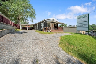 908 N 15th Ave, Laurel, MS 39440