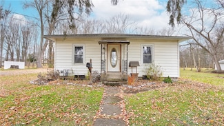 54 W Wright Ave, Waterloo, NY 13165