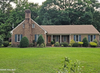101 Forest Dr, Clinton, NC 28328