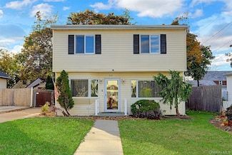 60 Parsons Dr, Hempstead, NY 11550