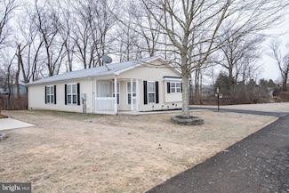 642 Silverwind Ct E Unit E, New Hope, PA 18938