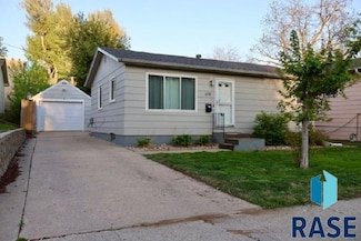 608 S Lake Ave, Sioux Falls, SD 57104