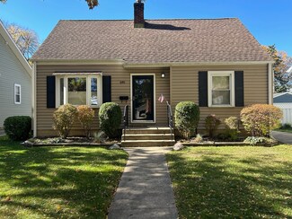 646 S Spring Rd, Elmhurst, IL 60126