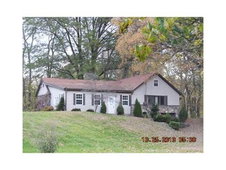 915 Cottage Grove, New Castle, PA 16105