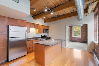 25 Cedar St Unit 4, Amesbury, MA 01913