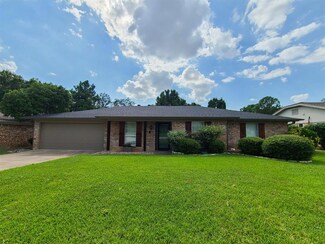 2025 Briar Trail, Hurst, TX 76054