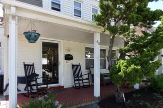 68 Cheltenham St, Lido Beach, NY 11561