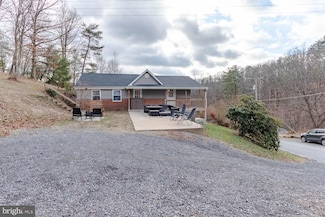 229 Dry Top Rd, Bellefonte, PA 16823