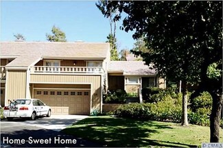 30 Rainbow Falls Unit 17, Irvine, CA 92603