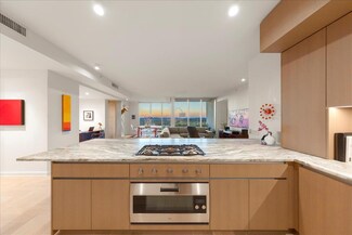 313 W 17th St Unit 1104, Austin, TX 78701