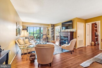 15100 Interlachen Dr Unit 1015, Silver Spring, MD 20906