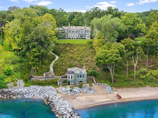 347 Bluffs Edge Dr, Lake Forest, IL 60045
