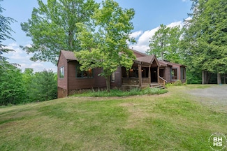 147 Jackson Rd, Keene, NY 12942