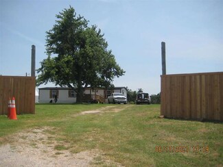 15311 NE Watts Rd, Fletcher, OK 73541