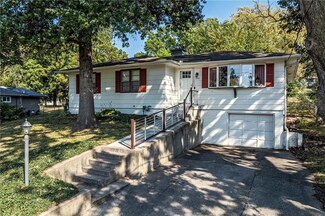 2001 Sun Valley Rd, Saint Joseph, MO 64507