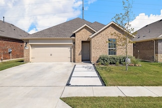 2818 Moccasin Ln, Krugerville, TX 76227