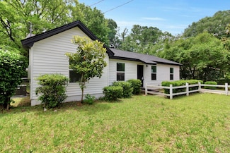 395 W Griffith Ave, Crestview, FL 32536