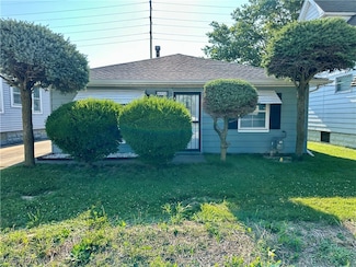 4013 E 29th St, Newburgh Heights, OH 44105