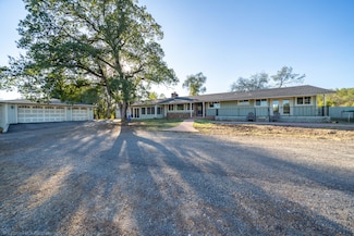 18209 Knoll Ln, Redding, CA 96003