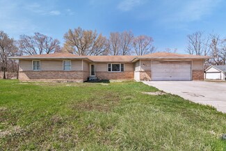 831 Richards St, Joliet, IL 60433