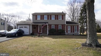 2941 Woodview Dr, Hatfield, PA 19440