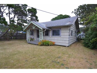 279 N Hemlock St, Cannon Beach, OR 97110