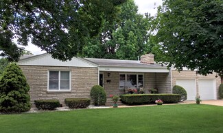 1120 E Kingsbury St, Springfield, MO 65807