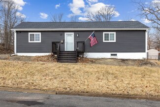 110 10th St, Marion, IA 52302