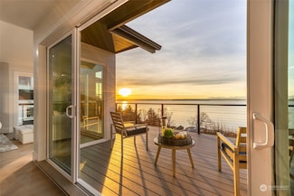 6029 Atlas Place SW, Seattle, WA 98136