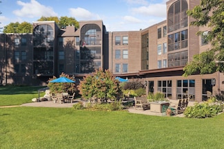 8441 Irwin Rd Unit 202, Bloomington, MN 55437