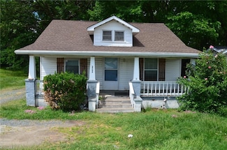 2706 W English Rd, High Point, NC 27262