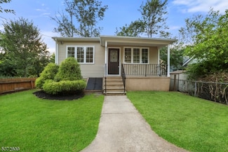 80 Woodcliff Ave, Little Falls, NJ 07424