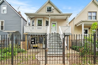 3904 W Montrose Ave, Chicago, IL 60618
