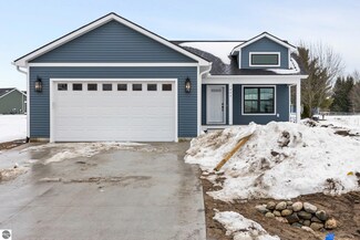 1847 Hansen Cir, Traverse City, MI 49685