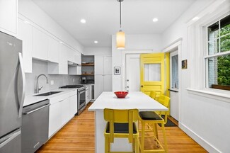 415 Washington St Unit 4, Brookline, MA 02446