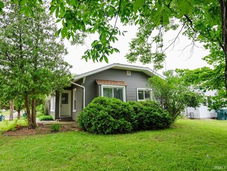 2216 N Milton St, Muncie, IN 47303