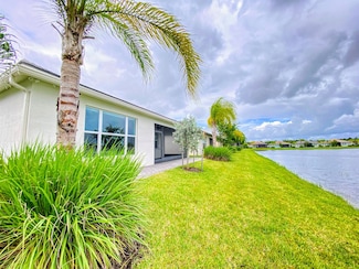 11377 SW Willow Ln, Port St. Lucie, FL 33323